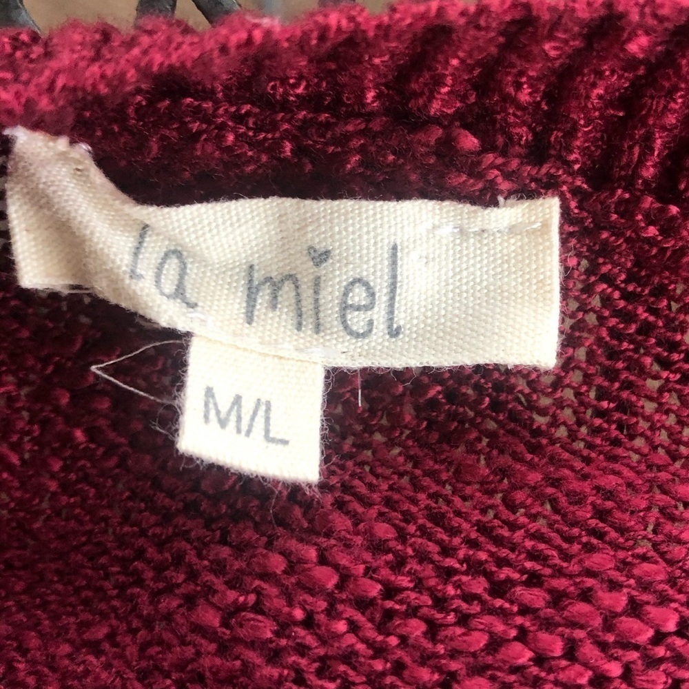 La Miel Long Sleeve Wine Distressed Big Stars Sweater with Deconstructed Hem - Picture 5 of 6